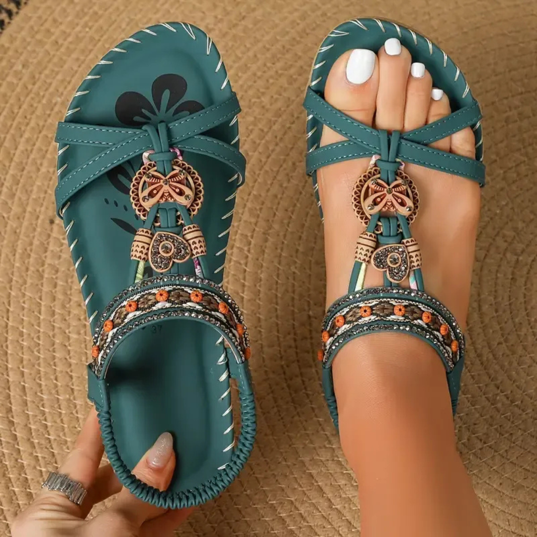 نادا – صنادل طبية بأسلوب إيبيزا