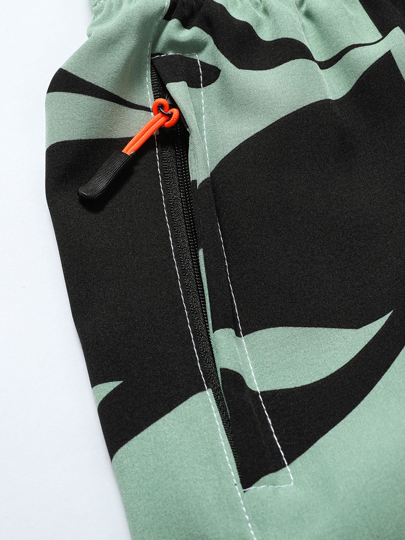Color Block Print Zipper Pocket Shorts