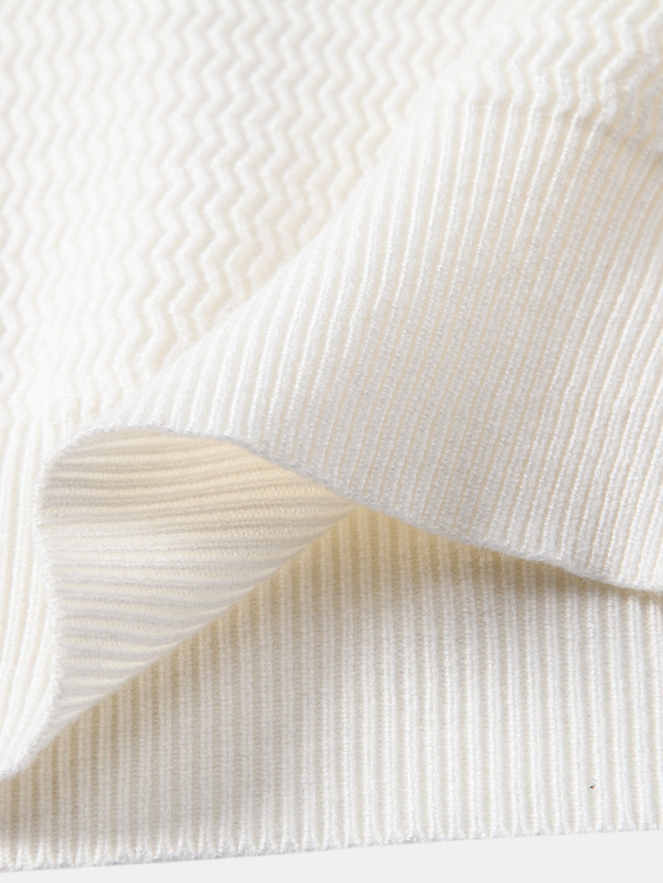 Long Sleeve Wave Jacquard V Neck Knit Polo Shirt